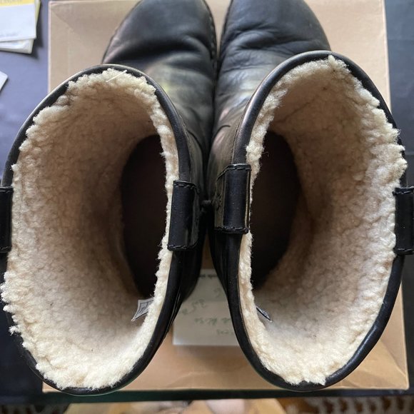 UGG Aliso Black Boots 13 main image 5